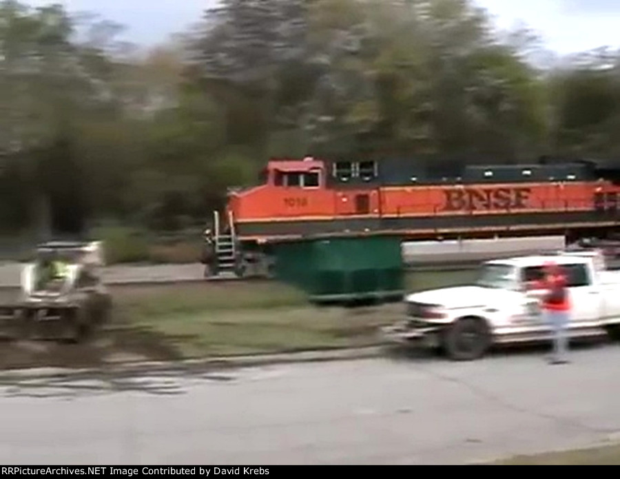 BNSF 1018